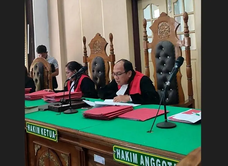 SETELAH Disorot, Hakim PN Medan Bebaskan 2 Remaja Beli BBM 25 Liter Pakai Jerigen: Ekonomi Keluarga - Tribun-medan.com
