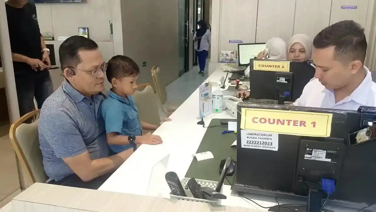 Kapolres Aceh Selatan Bantu Anak Wartawan Berjuang Melawan Anodontia - Serambinews.com