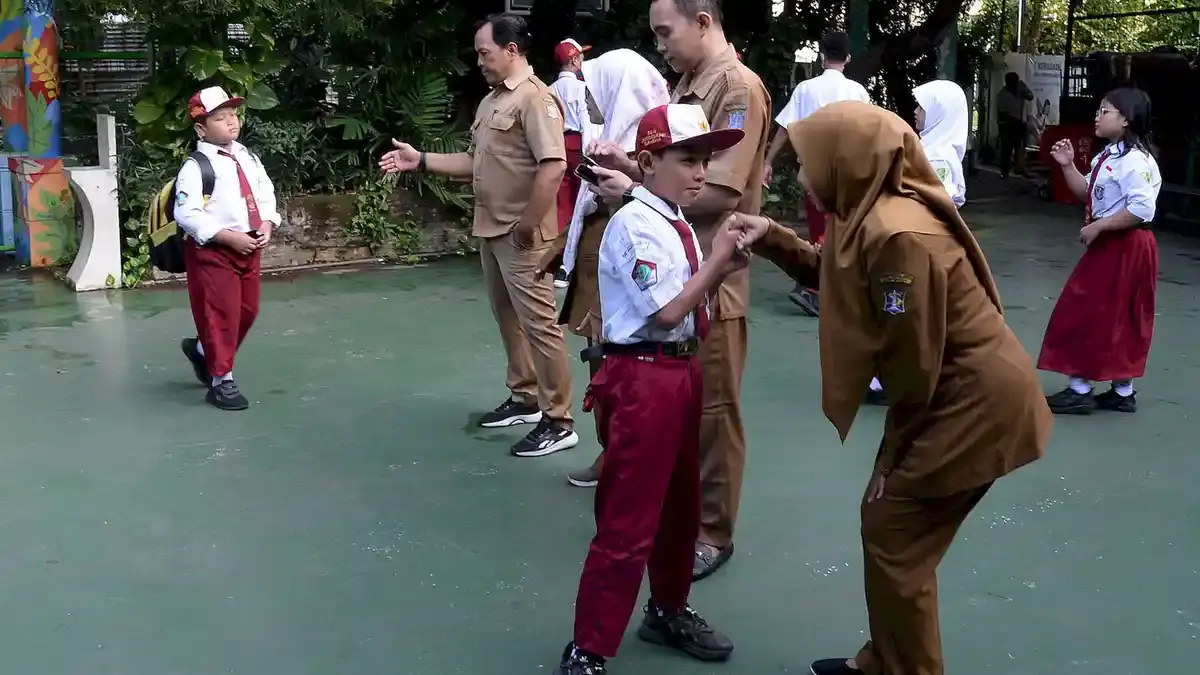 Kunci Jawaban IPAS Kelas 3 SD Kurikulum Merdeka Hal 180 Edisi Revisi: Zat Berubah Wujud - Tribunnews.com