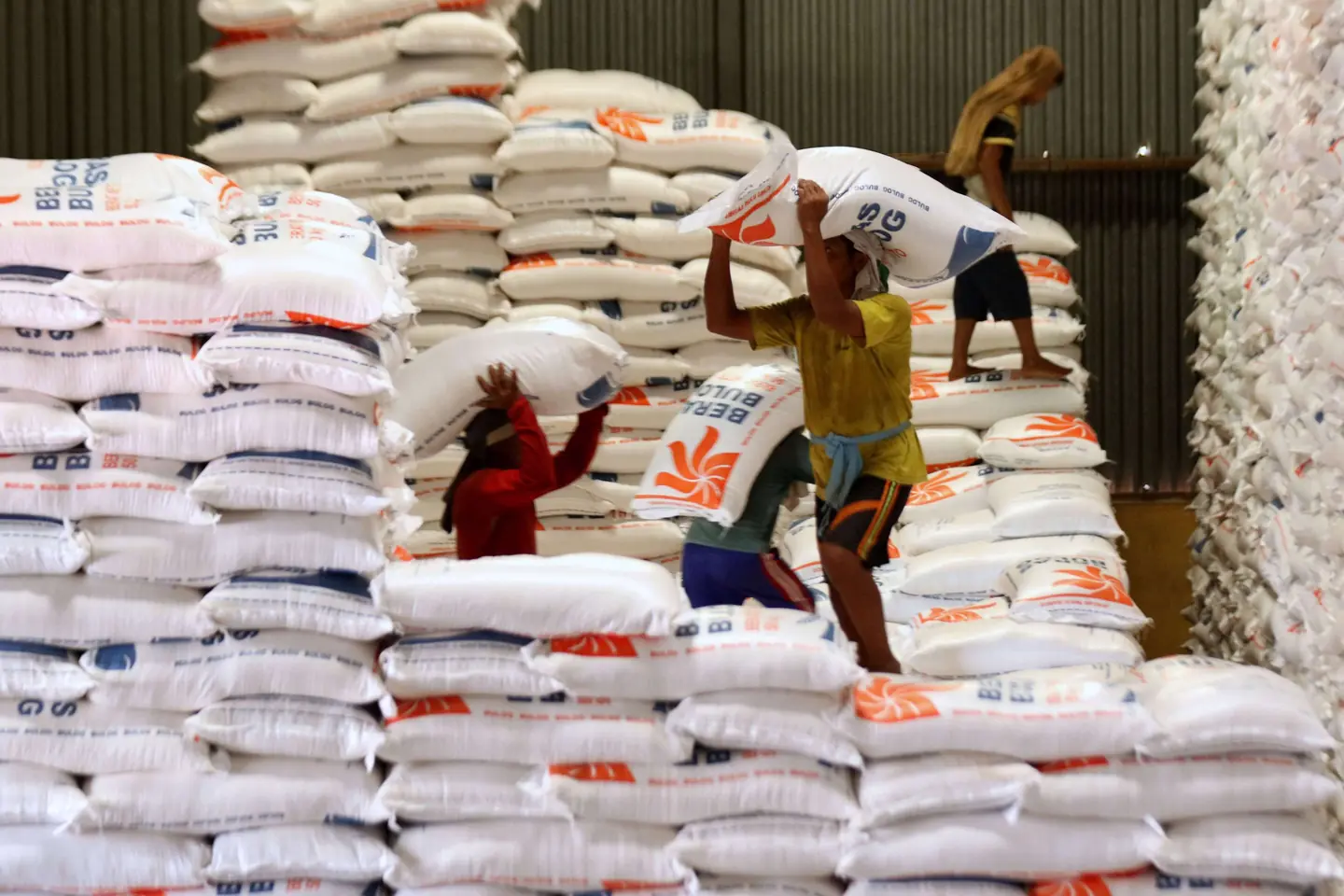 Cadangan Beras Pemerintah 2 Juta Ton Disulap Jadi Beras Premium