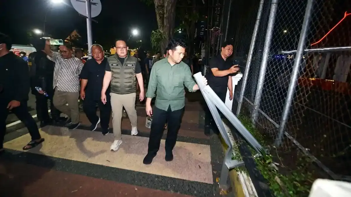 Grahadi Surabaya Dirusak Massa Unjuk Rasa, Emil Dardak Sesalkan Aksi Anarki - Surya.co.id