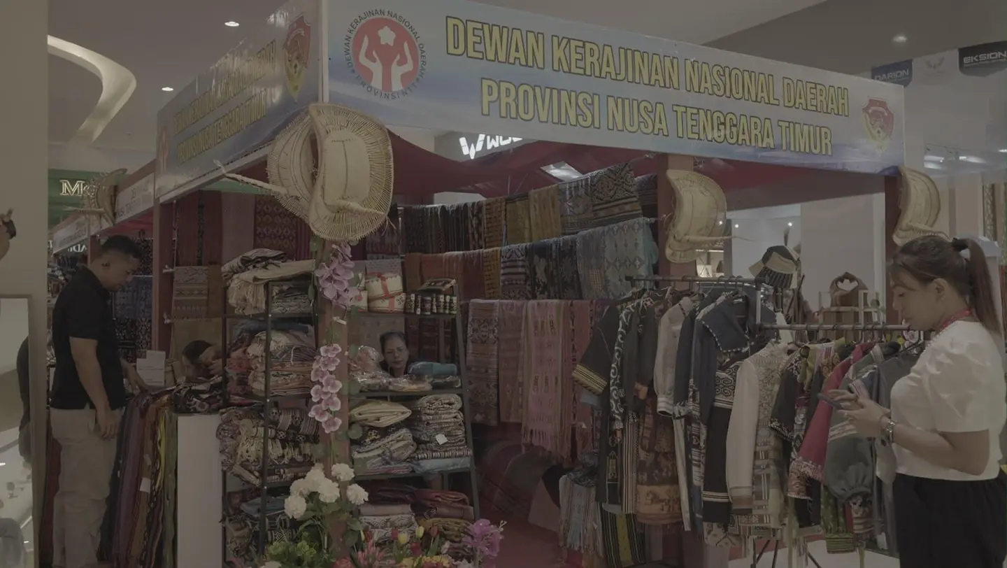 Wastra Unggulan NTT Curi Perhatian di HUT Dekranas ke-46 - Tribun-timur.com