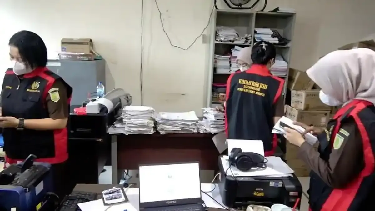 USUT Dugaan Korupsi Rp 23 Miliar, Kejari Geledah RSUD Pirngadi Medan dan Periksa 10 Orang - Tribun-medan.com