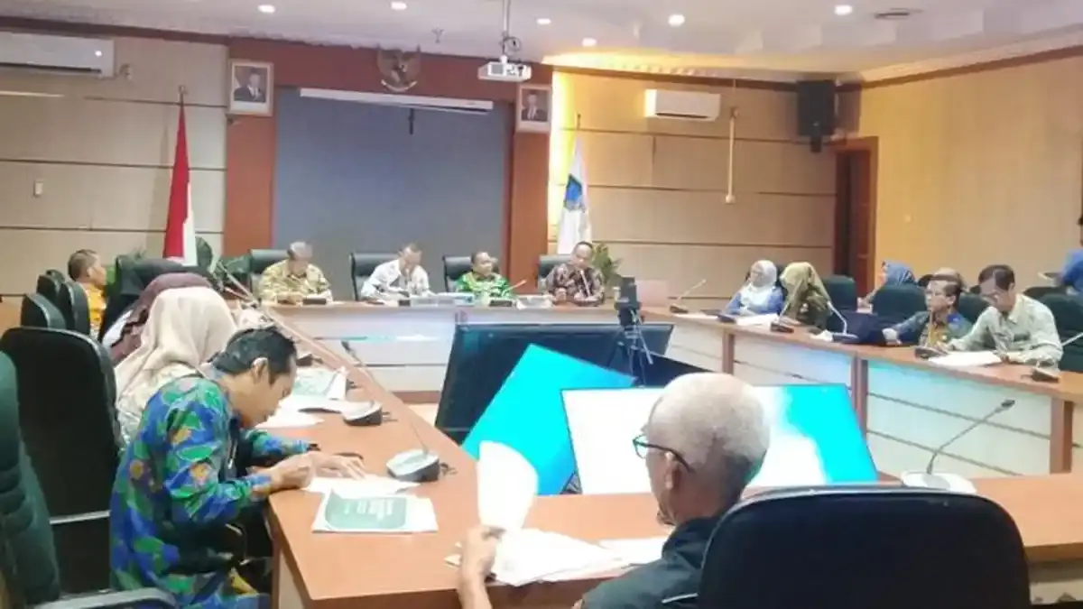 Enam Tahun Terbengkalai, Kebun Sawit di Lahan Aset Pemkab Lahat Diduga Kerap Dipanen Oknum - Sripoku.com