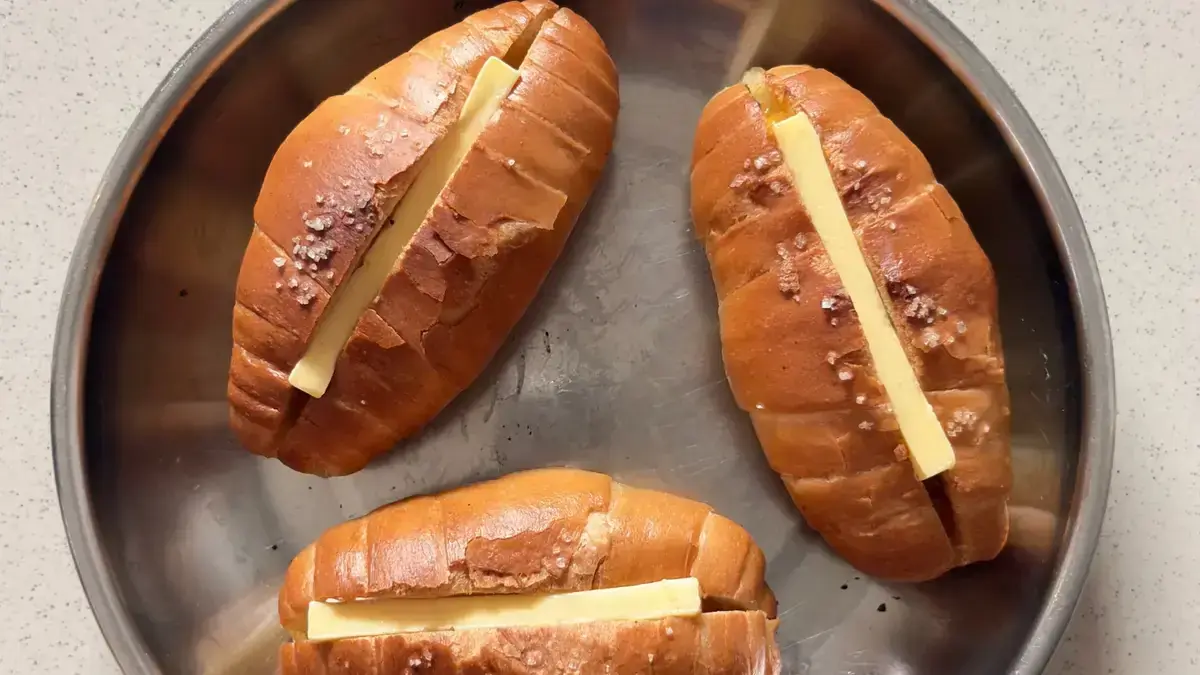 Lagi Viral! 5 Rekomendasi Salt Bread di Alam Sutra, Pencinta Pastry Wajib Coba