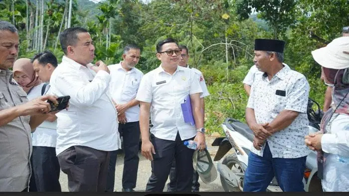 Kunjungi Desa Terdampak Bencana di Nagan Raya, Tim Kemendes PDT Diminta Percepat Rehab dan Rekon - Serambinews.com