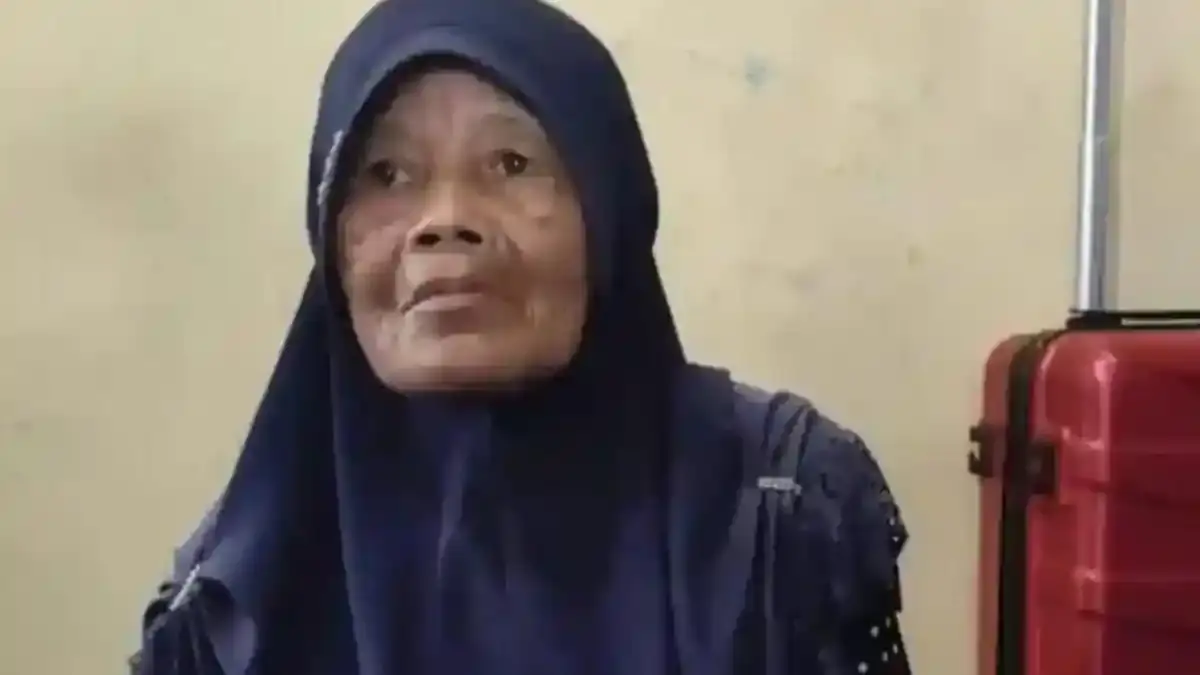 Banjir Rezeki Usai Dapat Umrah Gratis, Nenek Kusmiah Kini Dianugerahi Penghargaan Kapolres Brebes - Tribunsumsel.com