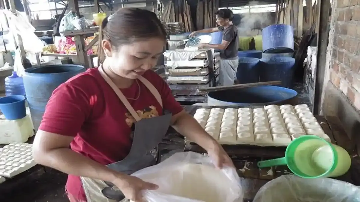 Kisah Bos Tahu di Palembang yang Bangkrut dari Bisnis Ayam, Ko Ateng Memulai dari Tempat 3 x 3 meter - Sripoku.com