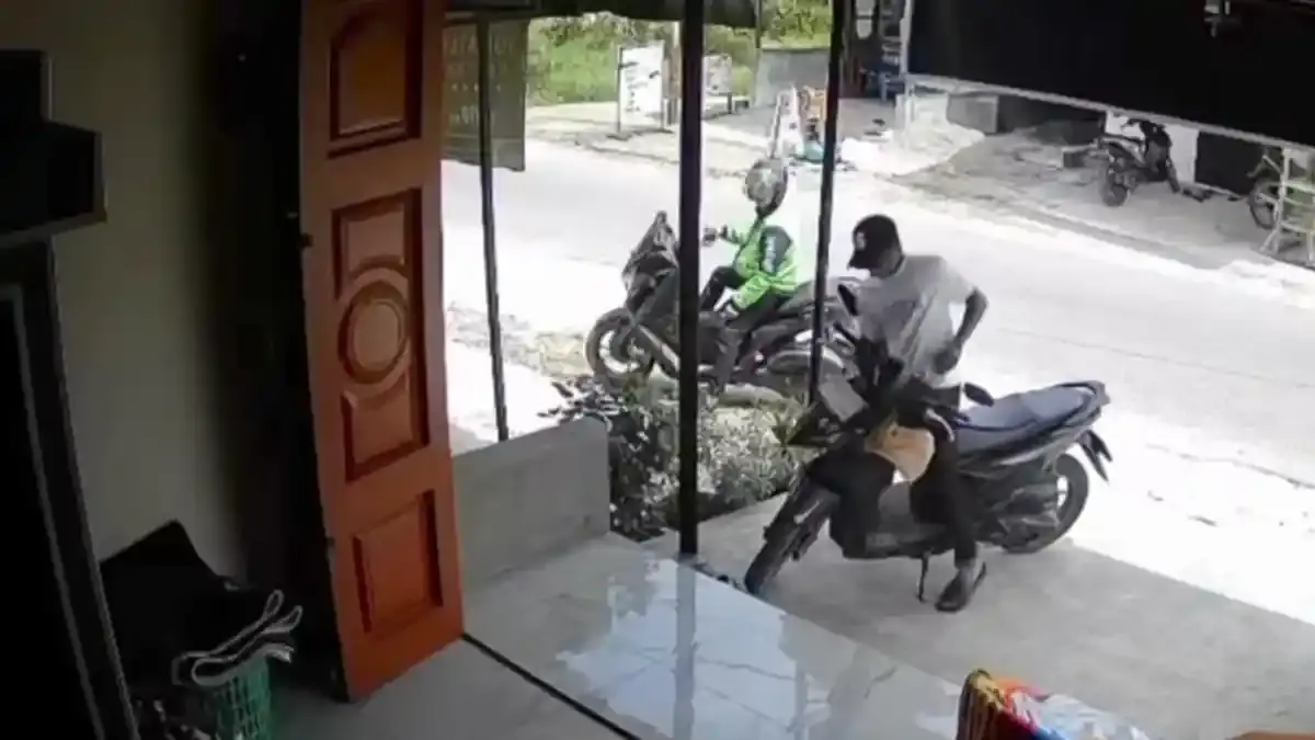Aksi Curanmor Gagal di Medan Marelan, Pelaku Terjatuh Saat Karyawan Laundry Teriak - Tribun-medan.com