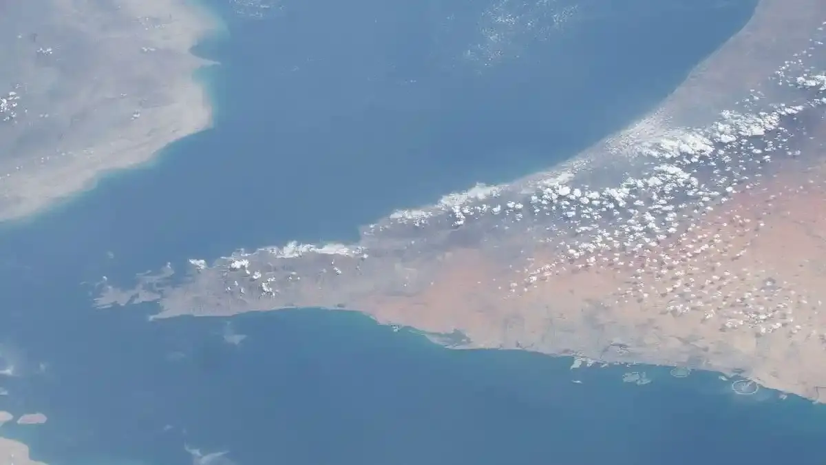 Trump Klaim akan Ambil Alih Selat Hormuz, Iran Tegaskan tak Akan Mundur - Serambinews.com