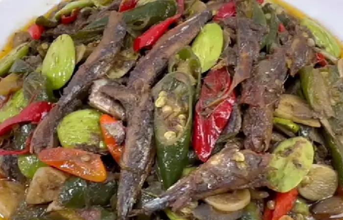 Cuma Pakai Bahan Sederhana, Resep Tumis Ikan Asin Cabe Ijo Ini Dijamin Bikin Lahap