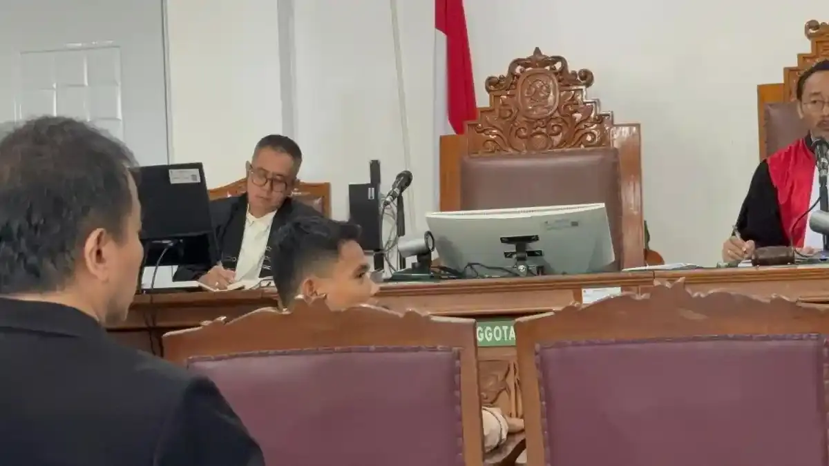 Sopir Roy Suryo Bersaksi di Sidang: Polisi Tak Bawa Barang Bukti Saat Penangkapan - Tribunnews.com