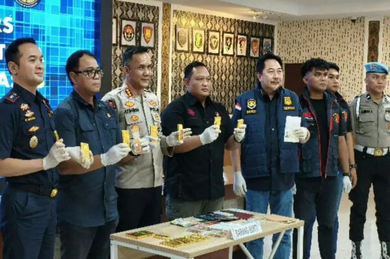 Penyelundupan 16 Batang Emas ke Luar Negeri Berhasil Digagalkan Polda Sulut