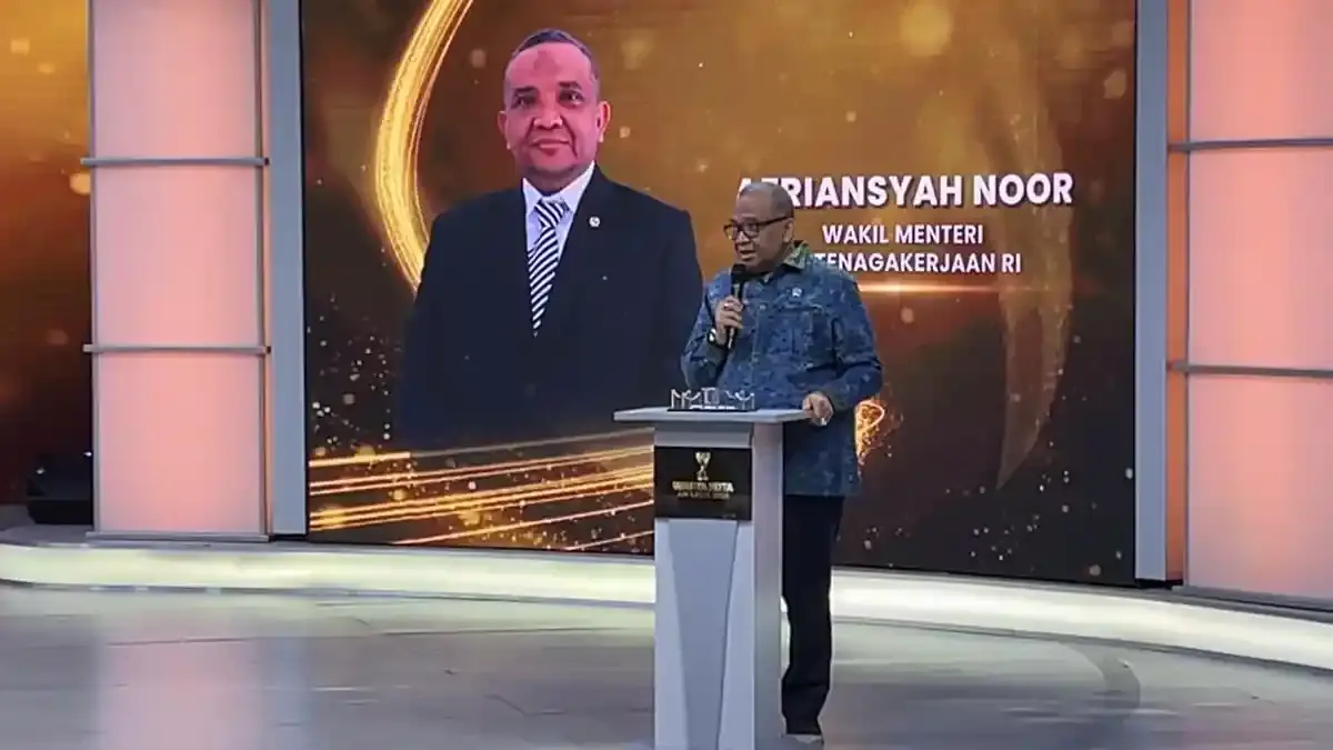 Wamenaker: Warta Kota Awards 2026 Jadi Inspirasi Hadapi Krisis Ekonomi Global - Wartakotalive.com