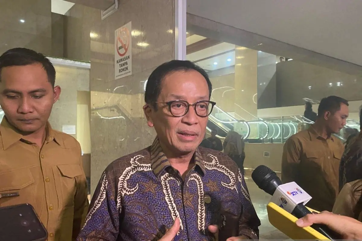 OJK usul pelaku usaha di PFII tak boleh himpun dana di luar kawasan