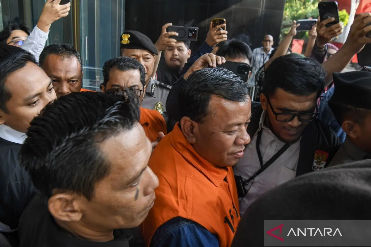 KPK : Land Cruiser terkait suap jabatan sempat dijual ke "showroom"