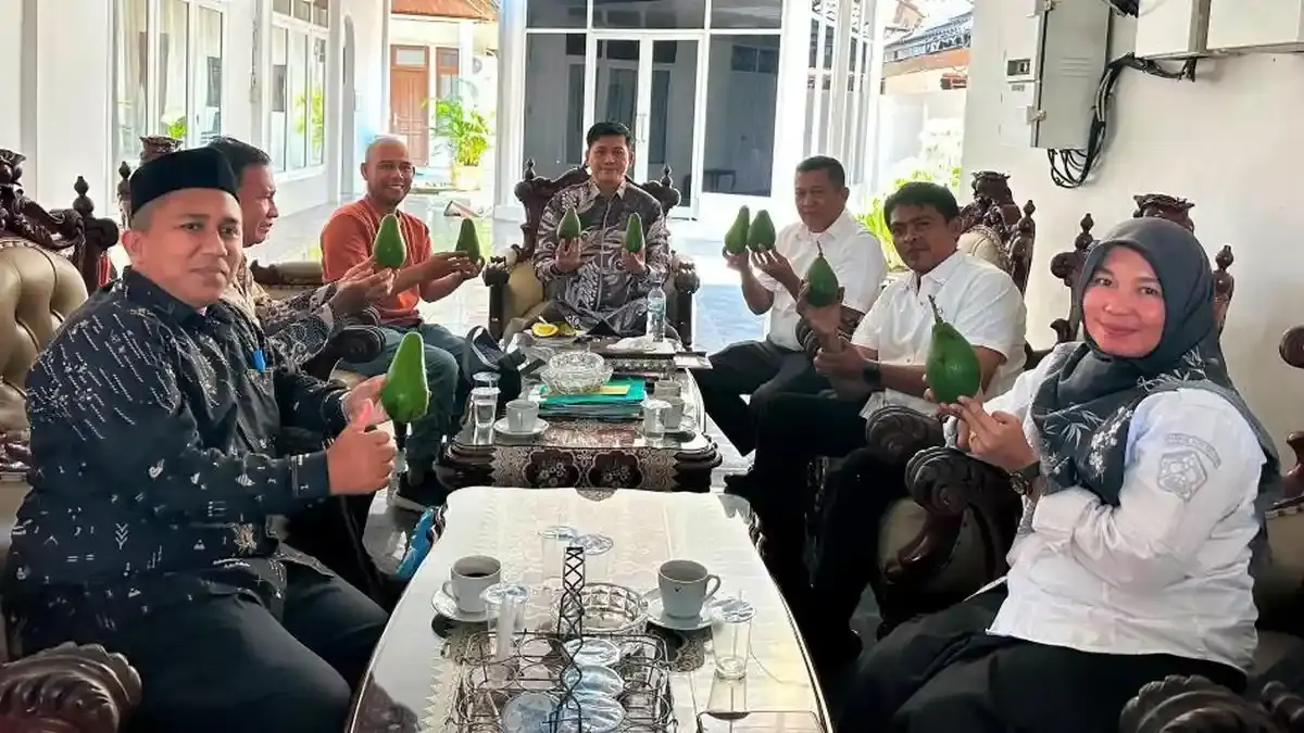 Bupati Mirwan Dorong Pengembangan Alpukat Premium, Kopi, dan Durian sebagai Komoditas Unggulan - Serambinews.com