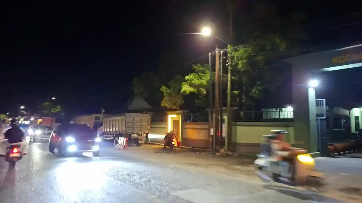 Situasi Terbaru SPBU di Bitahan Lokpaikat Tapin Kalsel, Sopir Parkirkan Truk Sejak Malam Hari - Banjarmasinpost.co.id