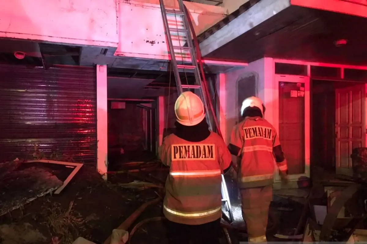 Kebakaran rumah di Rawamangun berawal dari percikan api