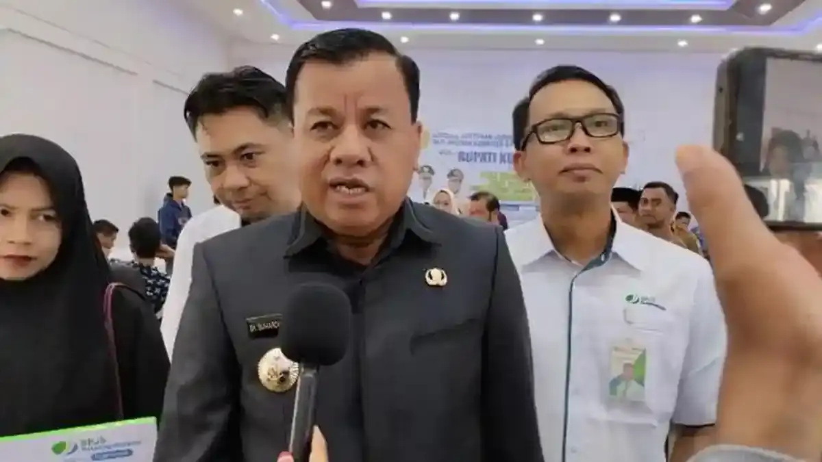 BREAKING NEWS: Bupati Kuansing dan Sekda Menyerahkan Diri, KPK Jemput di Bandara Soetta - Tribunnews.com