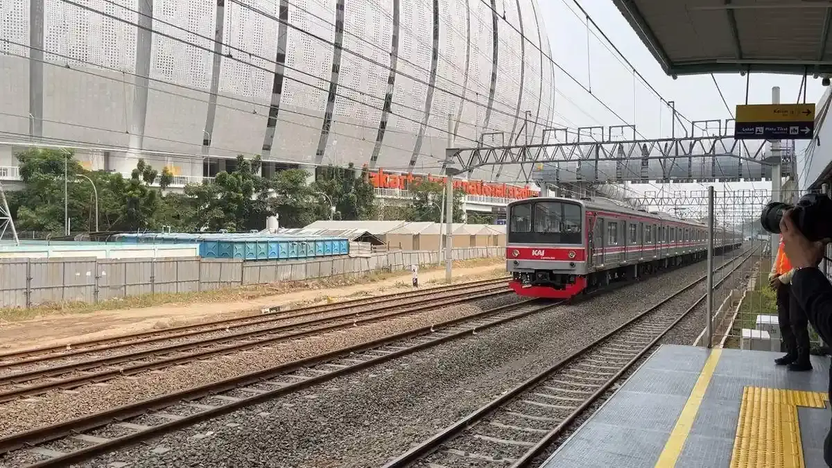 Stasiun JIS Jadi Magnet Warga yang Olahraga di Stadion, Sepekan 4.203 Penumpang - Tribunjakarta.com
