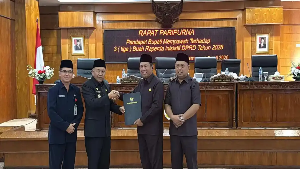 DPRD Mempawah Lanjutkan Pembahasan Raperda Pertanggungjawaban APBD 2025, Fraksi Berikan Catatan - Tribunpontianak.co.id