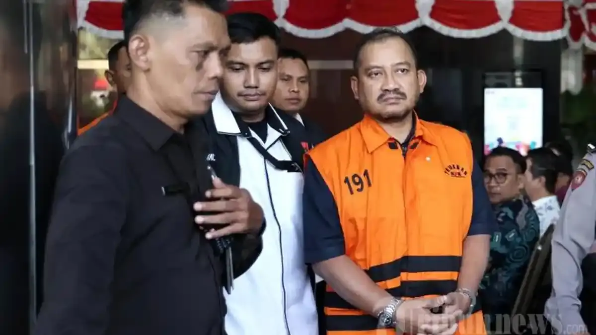 KPK Geledah Rumah Pensiunan Polisi Lilik, Amankan Fortuner dan Moge terkait Kasus Bupati Pemalang - Tribun-medan.com