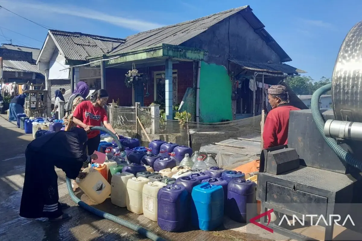 BNPB: Permintaan bantuan air bersih di Semarang dan Pasuruan terpenuhi