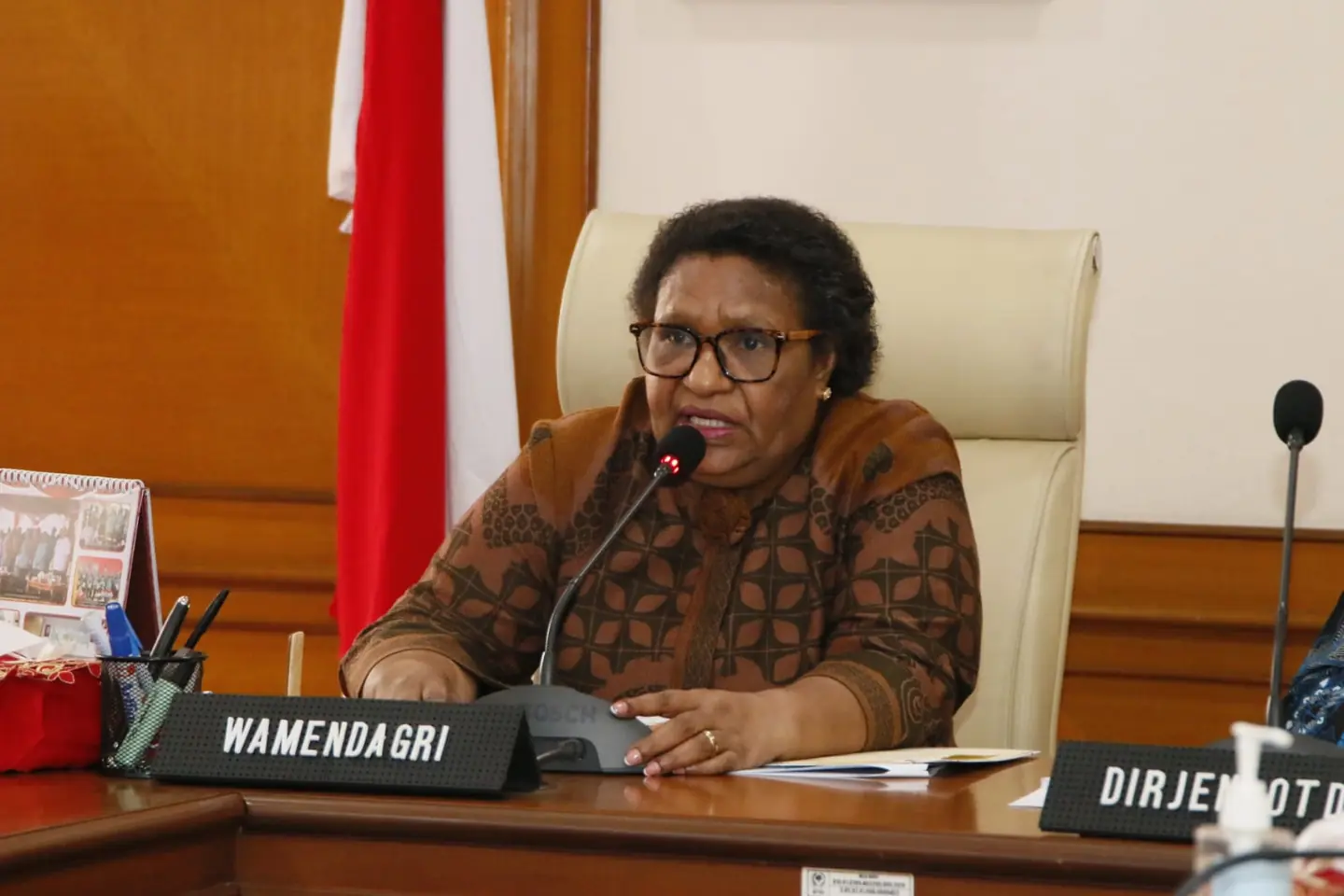 Wamendagri Ribka Haluk Kecam Pembakaran Pesawat AMa yang Tewaskan Pilot asal AS