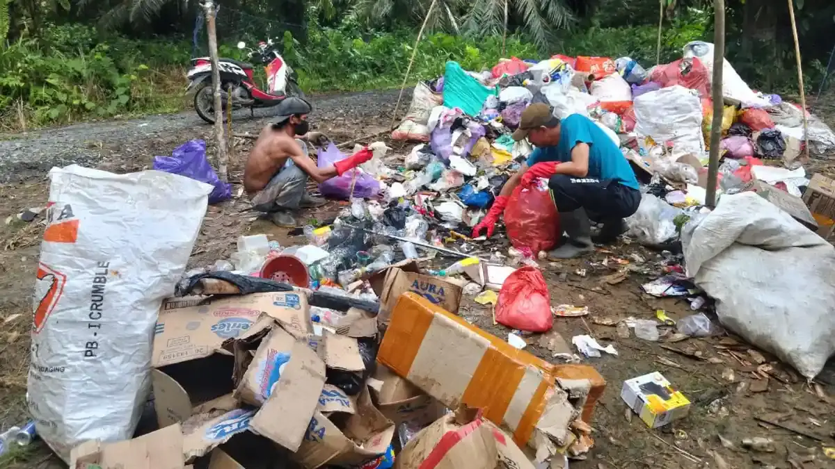 Cara Pemuda di Desa Banua Kotabaru Kalsel Memilah Sampah, Hasilnya Bisa Dijual - Banjarmasinpost.co.id