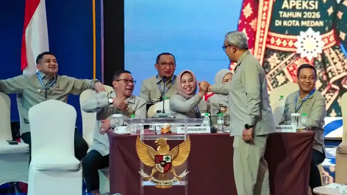 Ning Ita Serahkan 10 Rekomendasi Rakernas APEKSI kepada Pemerintah Pusat - Surya.co.id