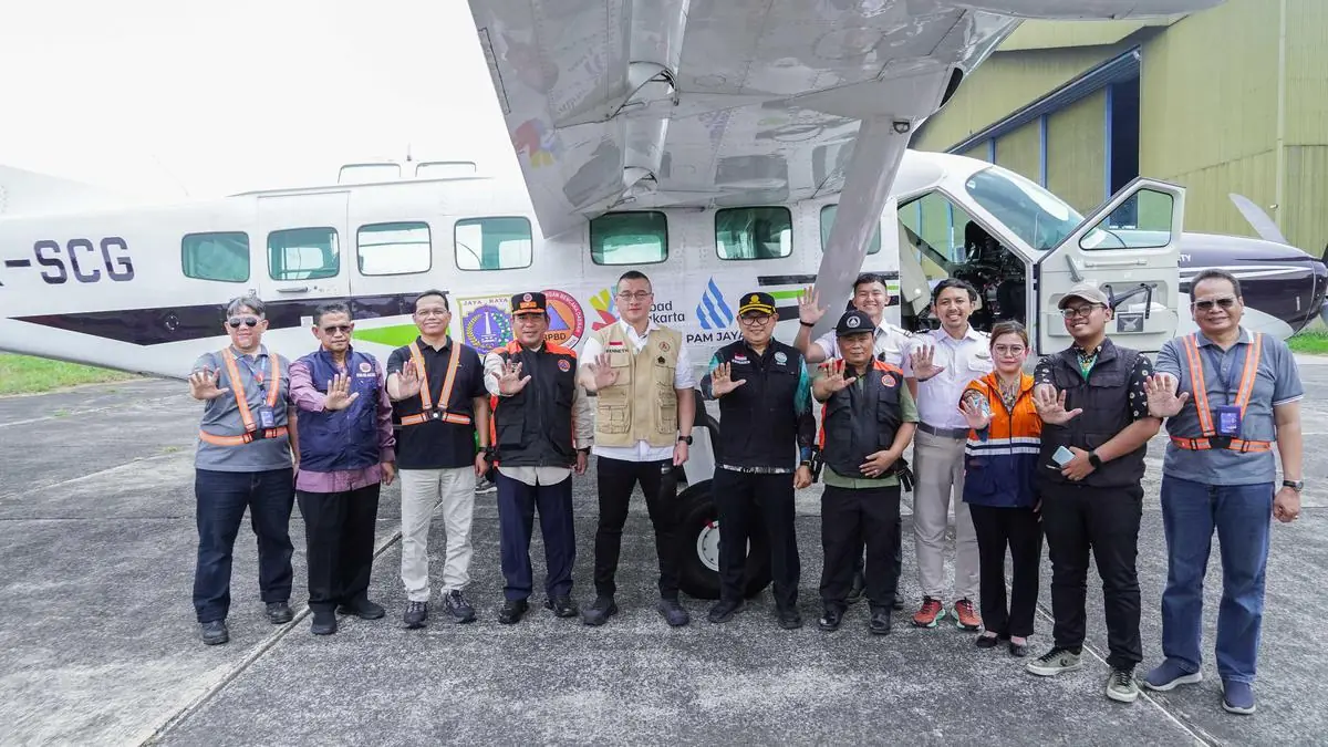 DPRD DKI Kawal Operasi Modifikasi Cuaca, 1 Ton Garam Disebar untuk Picu Hujan - merdeka.com