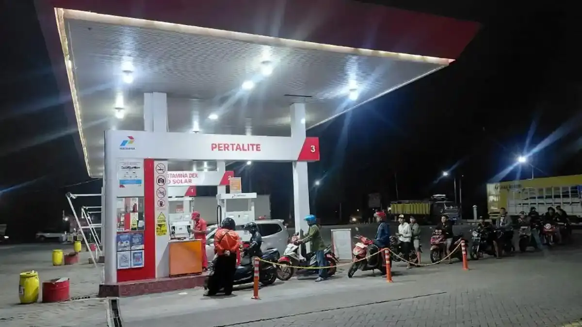 Antrean Panjang di SPBU Jombang Jadi Sorotan, Pertamina Ungkap Fakta Sebenarnya - Surya.co.id