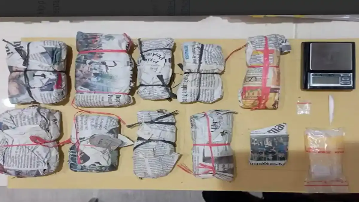 Kurir Paket di Surabaya Banting Setir Jadi Pengantar Narkoba, Endingnyaa Digerebek Polisi - Surya.co.id
