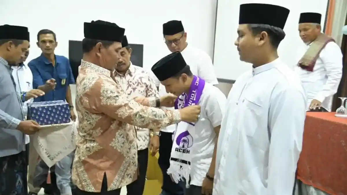 Aceh Besar Berangkatkan Umrah 22 Juara MTQ dan MKQ - Serambinews.com