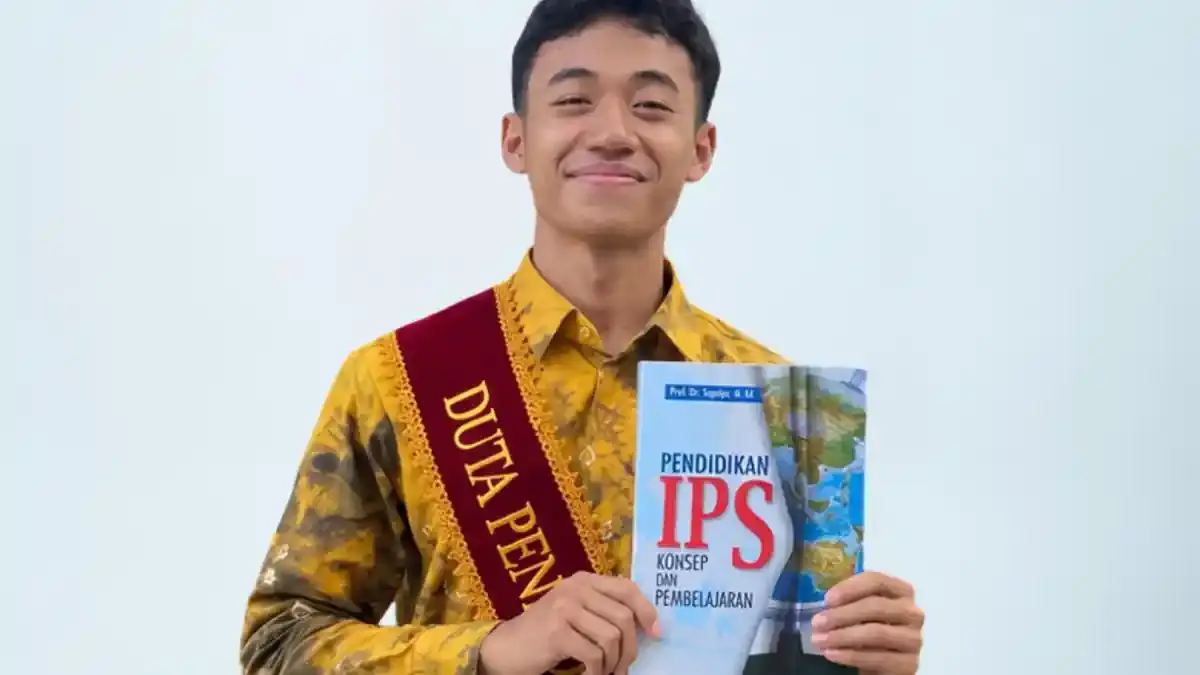 Tak Ada Waktu Pasti, Duta Pendidikan IPS FKIP ULM 2026 Buka Rahasia Suka Membaca Buku - Banjarmasinpost.co.id