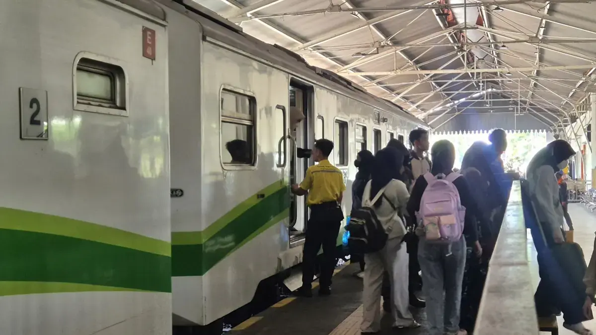 KAI Commuter Area VIII Surabaya Layani 8,5 Juta Penumpang selama Semester I 2026