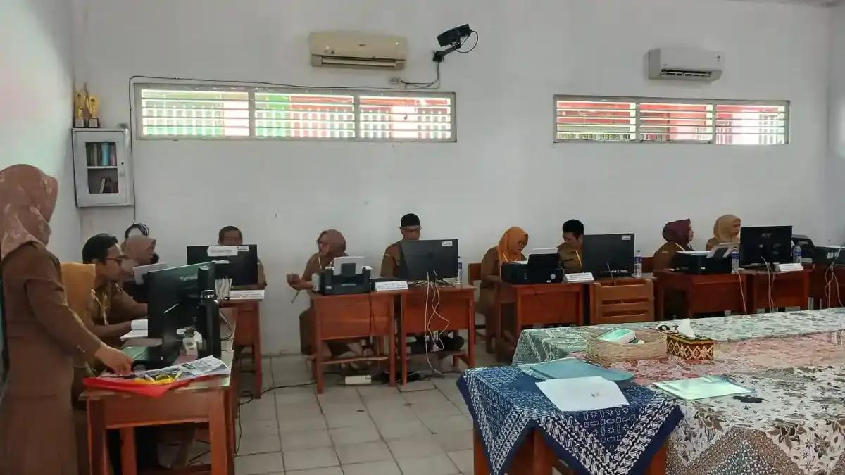 1.735 Pendaftar Berebut 324 Kursi di SMAN 1 Bandar Lampung - Tribunlampung.co.id