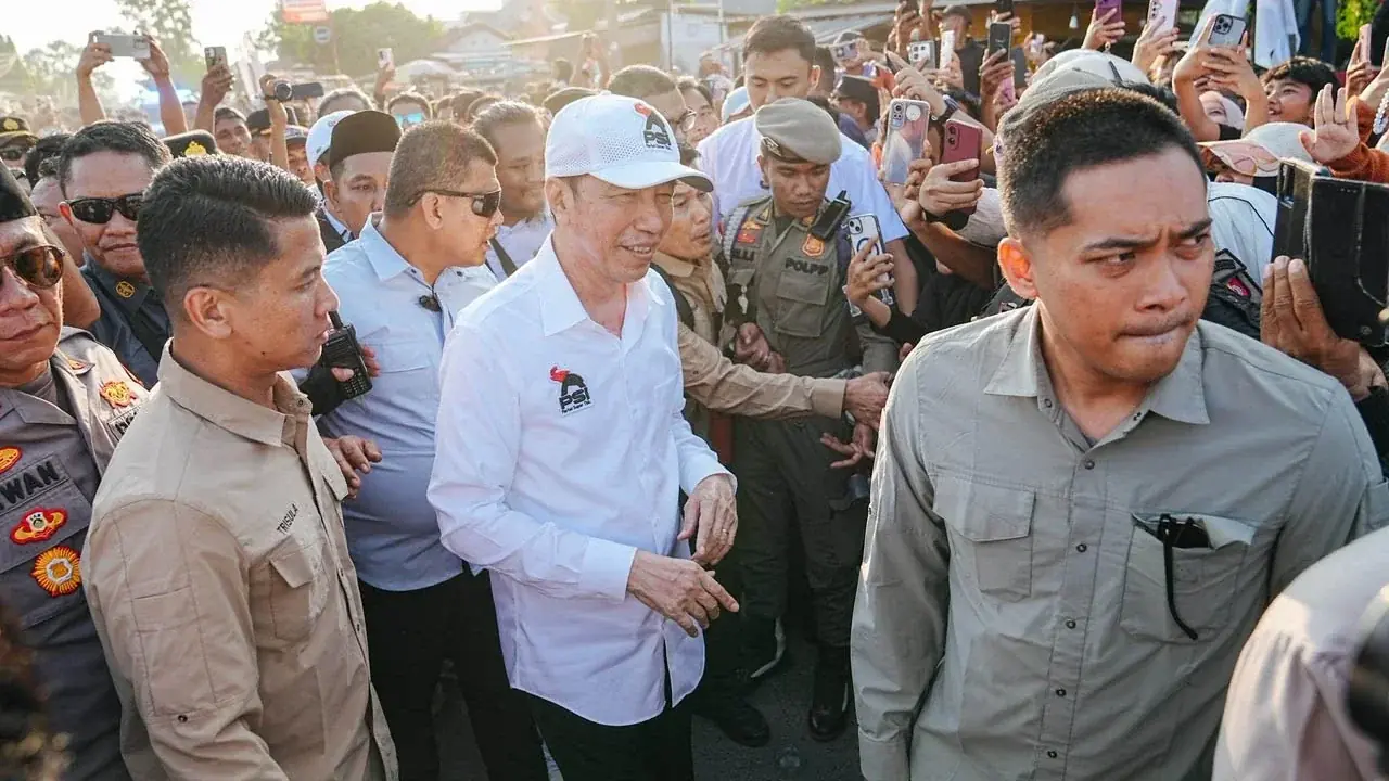 FOTO: Jokowi Hadiri Karnaval Gajah di Tulang Bawang