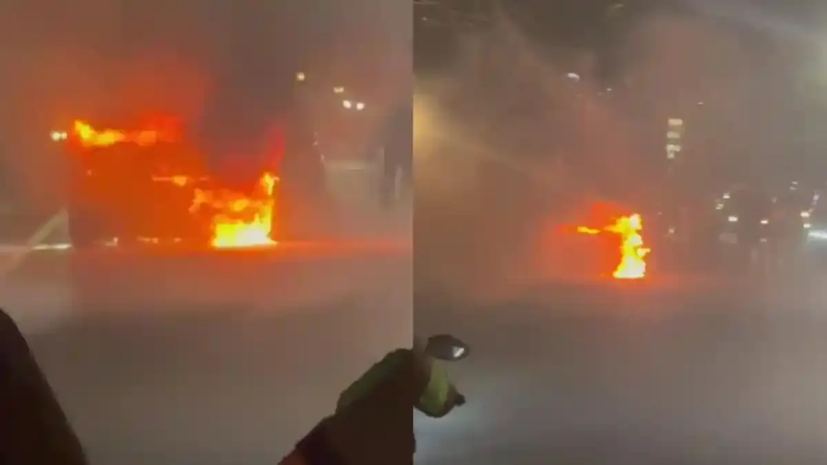 PILU Yasir Baru Beli Mobil Hasil Kerja, Kini Lihat Honda Jazz-nya Ludes Terbakar di Depan Deli Park - Tribun-medan.com