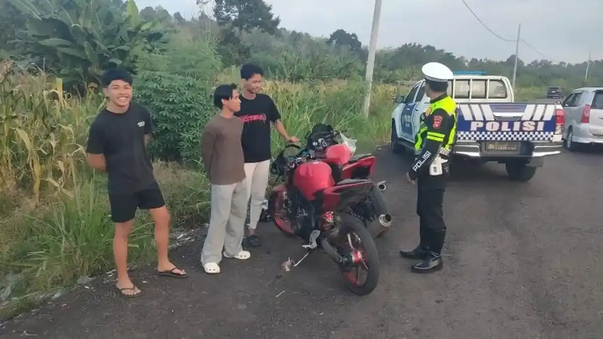 Cegah Balap Liar di Pulau Mas, Polres Empat Lawang Kerahkan Personel Lakukan Patroli - Sripoku.com