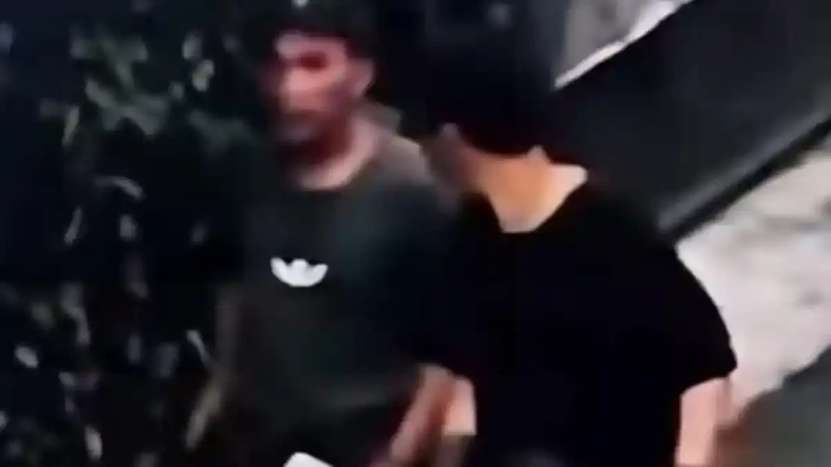 Kesal Tak Diberi Uang Alasan Pengamen Bakar Fiber Pagar Rumah Warga di Bekasi - Tribunnews.com