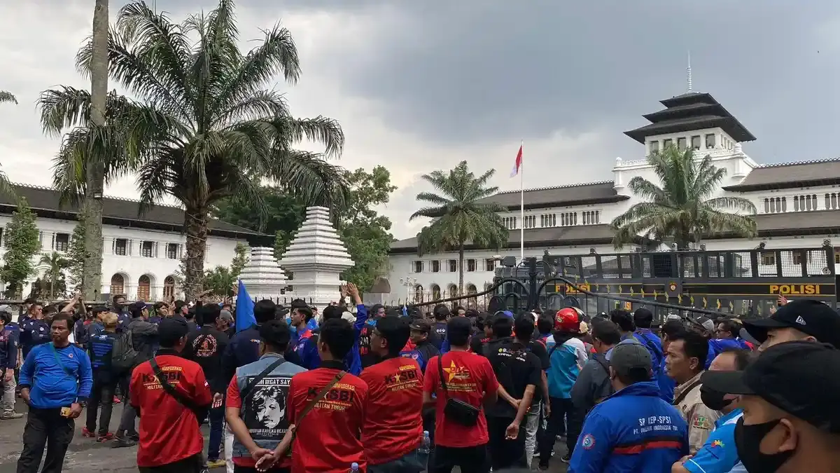 PTUN Menangkan Buruh dalam Gugatan UMSK 2026, Pemprov Jabar Pastikan Tempuh Upaya Banding - Tribunjabar.id