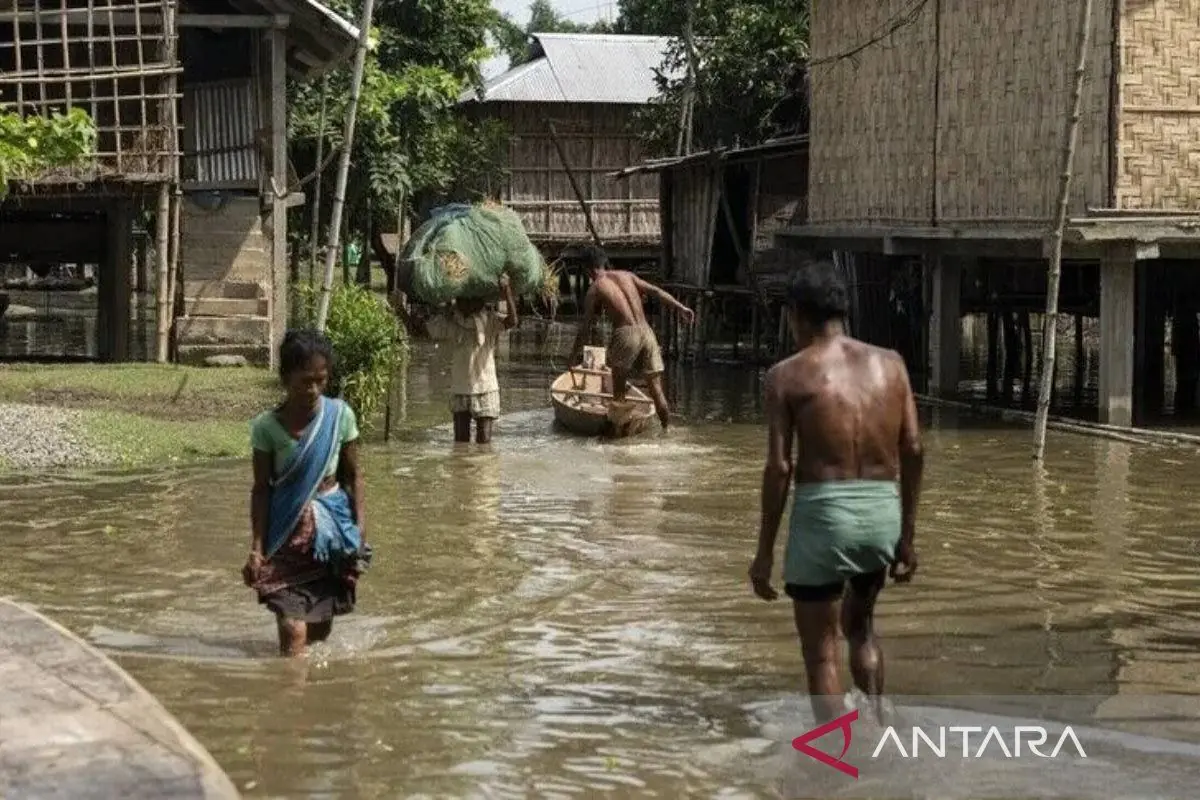 Sedikitnya 56 orang tewas dalam bencana banjir di India utara