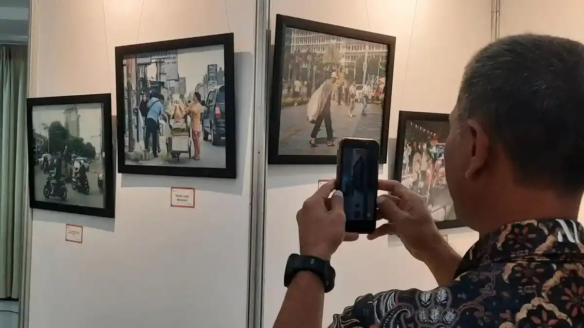 Pamerkan Foto Human Interest, Mahasiswa Undira Asah Kemampuan Fotografi Hadapi Dunia Kerja - Tribunnews.com