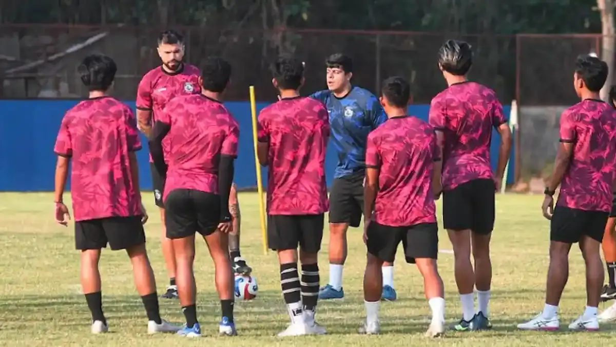 Bursa Transfer Pemain Arema FC Diklaim Sudah Beres, 11 Pemain Asing Siap Dikenalkan - Surya.co.id