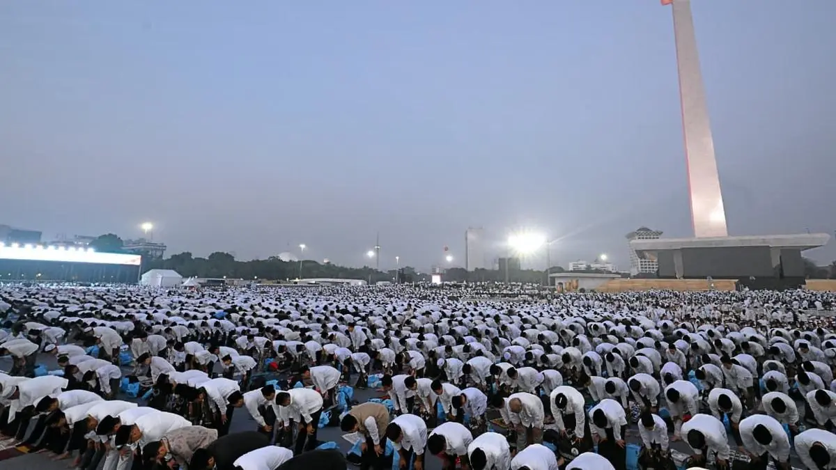 Doa Enam Agama Bergema di Monas, 100 Ribu Jemaah Hadir