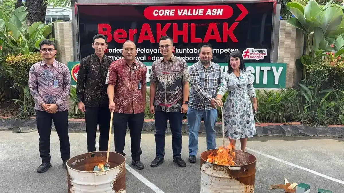 Imigrasi Sumut Musnahkan Ribuan Blangko Paspor Usang, Jaga Keamanan Dokumen Negara - Tribun-medan.com