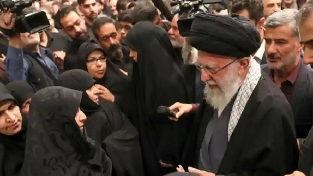 Iran Keluarkan Ancaman Jika Ada yang Ganggu Prosesi Pemakaman Ali Khamenei - Pos-kupang.com