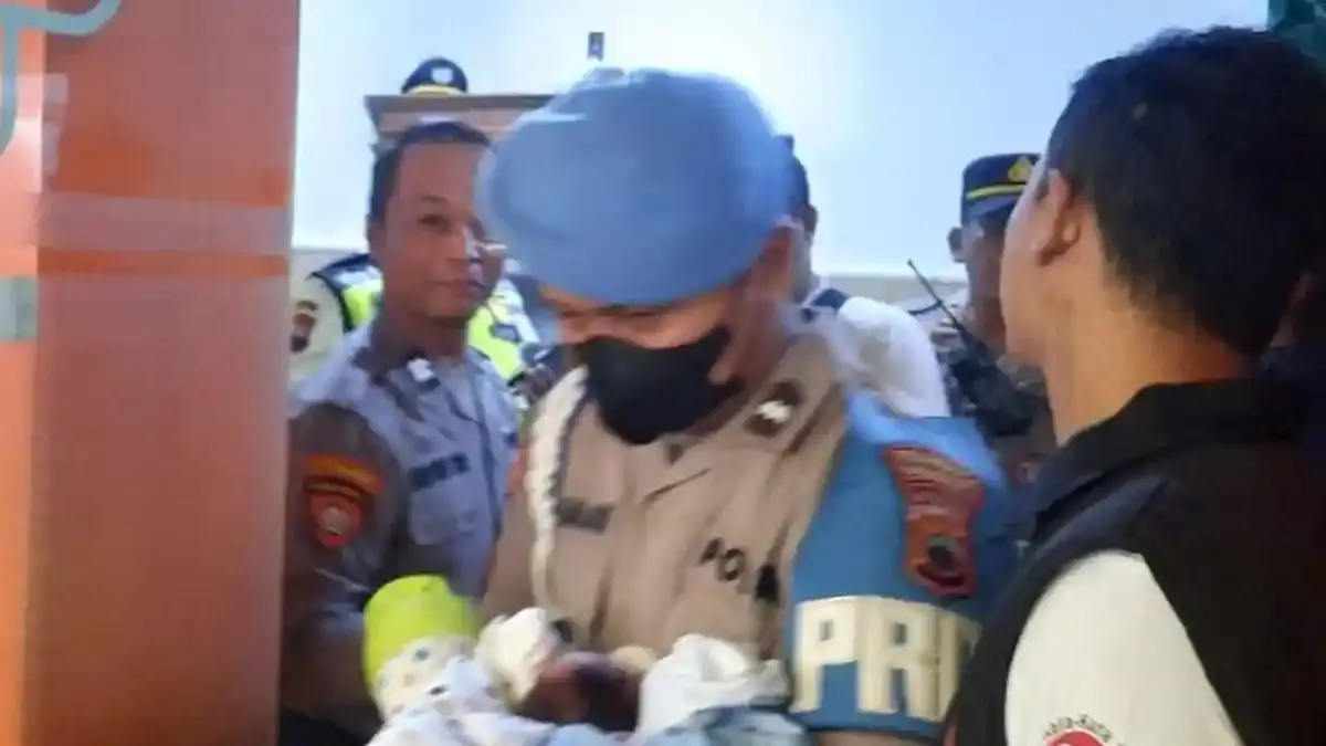 Geger Penumpang KA Sancaka, Ada Bayi Ditinggalkan di Toilet Kereta - Wartakotalive.com